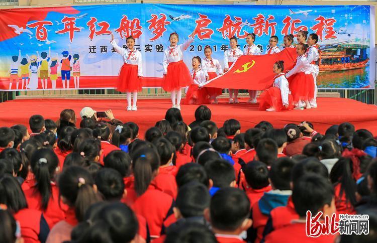重庆百货:公司股票将自2月2日起停牌,以确保异议股东现金选择权的实施顺利进行